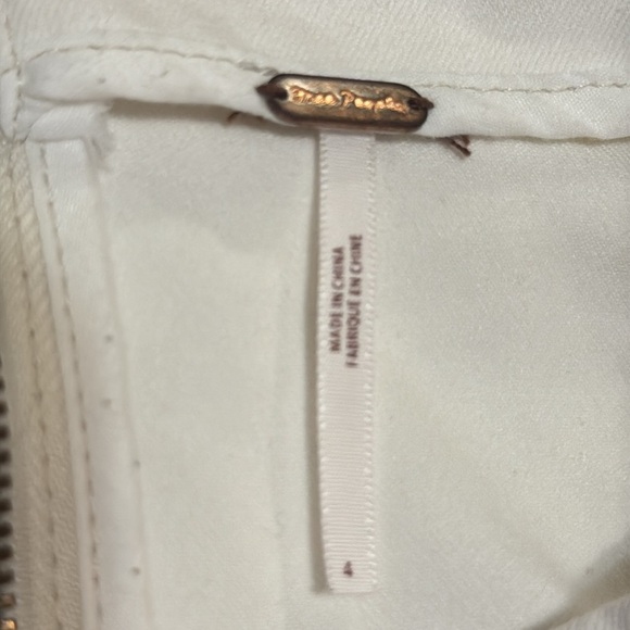 Free People White Miniskirt with zipper in back - Picture 4 of 4